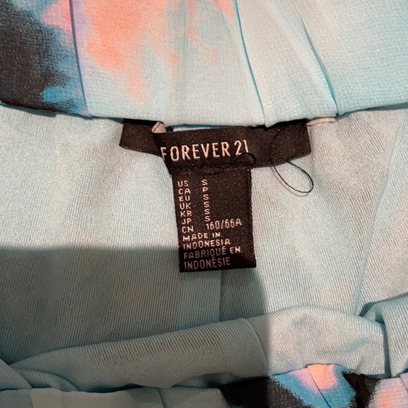 Brand new palm tree shorts ❤️ - Picture 2 of 3